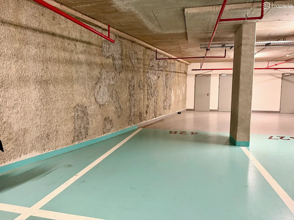 Pronájem garážového stání 12 m²